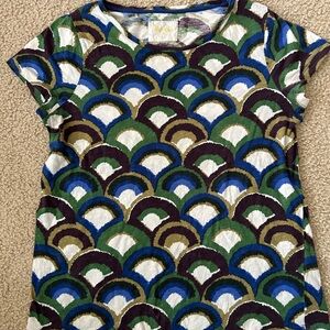Boden Short Sleeve Tee Scallop Print Tee Shirt **Note!  Small Holes in front!